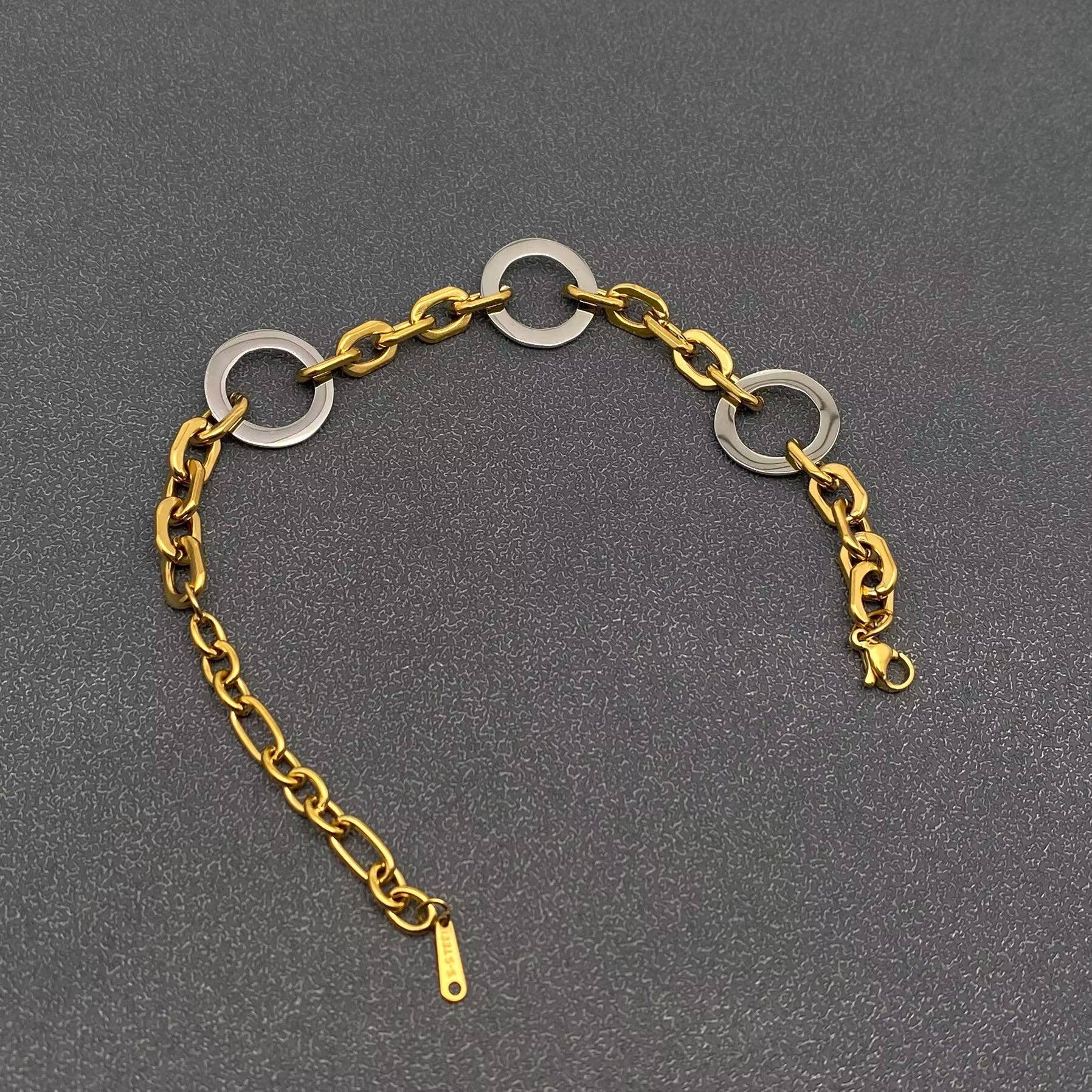 Two Tone Ring Linked 18K Gold Plated SS Bracelet - FGS Mio Queena
