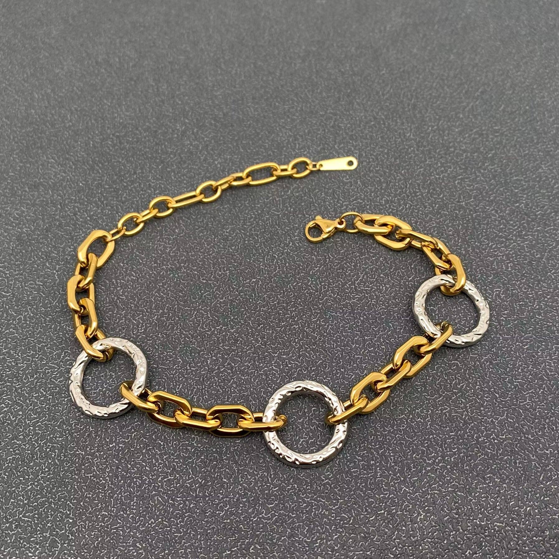 Two Tone Ring Linked 18K Gold Plated SS Bracelet - FGS Mio Queena
