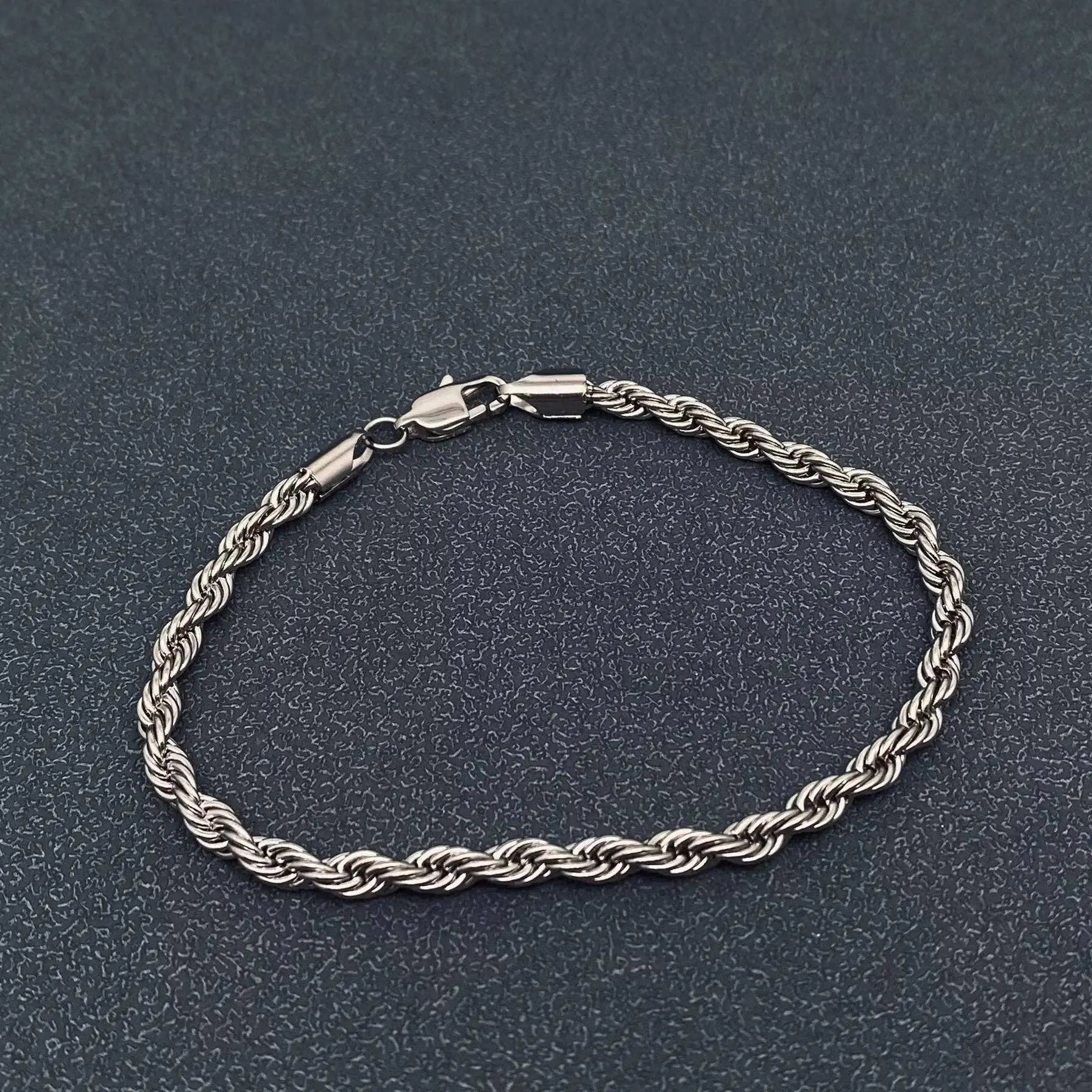 18K Gold-Plated Twist Chain Bracelet Made of 316L Stainless Steel - Hypoallergenic Jewelry by Mio Queena Mio Queena